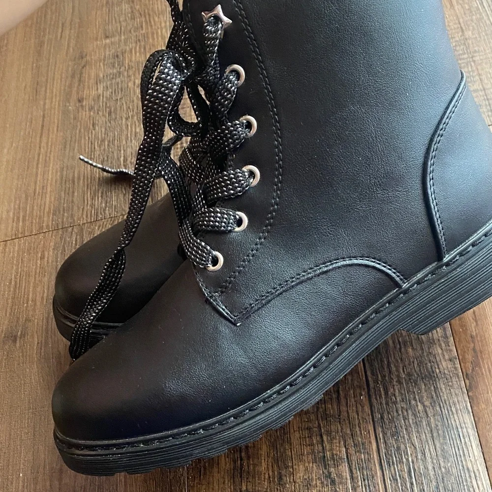 SO stylish black